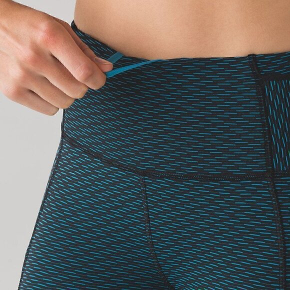 Lululemon Outrun 17" Crop - Size 6 - Picture 6 of 7